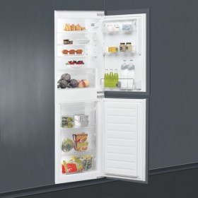 WHIRLPOOL - Integrated Fridge Freezer 50-50