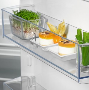 ELECTROLUX - 600 Series Twintech Integrated No Frost Fridge Freezer