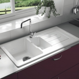 Ceramic kitchen sink with bowl