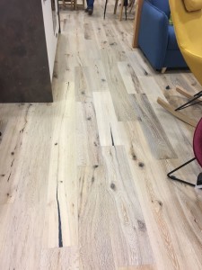 Noyeks - HKS Click Brushed White Flooring