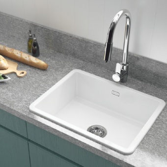 Undermount kitchen sink