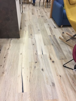 Noyeks - HKS Click Brushed White Flooring